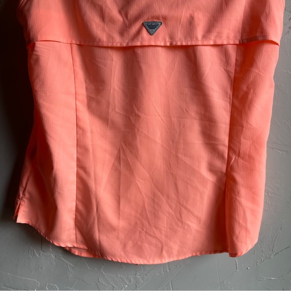 Columbia Performance Fishing Gear Lightweight Sleeveless Top UPF 40 Sz M - Picture 7 of 11